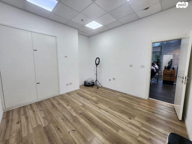 חנויות/ שטח מסחרי, נחום חת, שאר העיר, חיפה