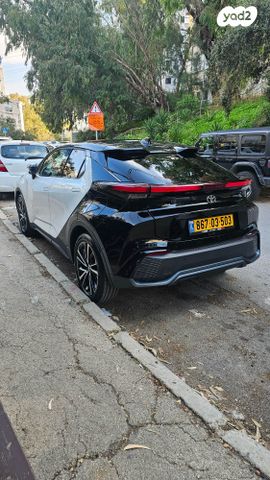 מודעת רכב טויוטה C-HR