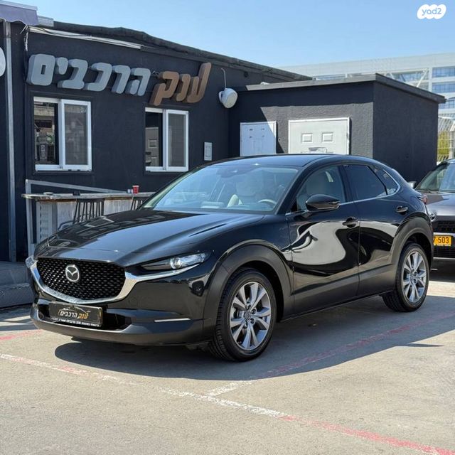 מודעת רכב מאזדה CX-30