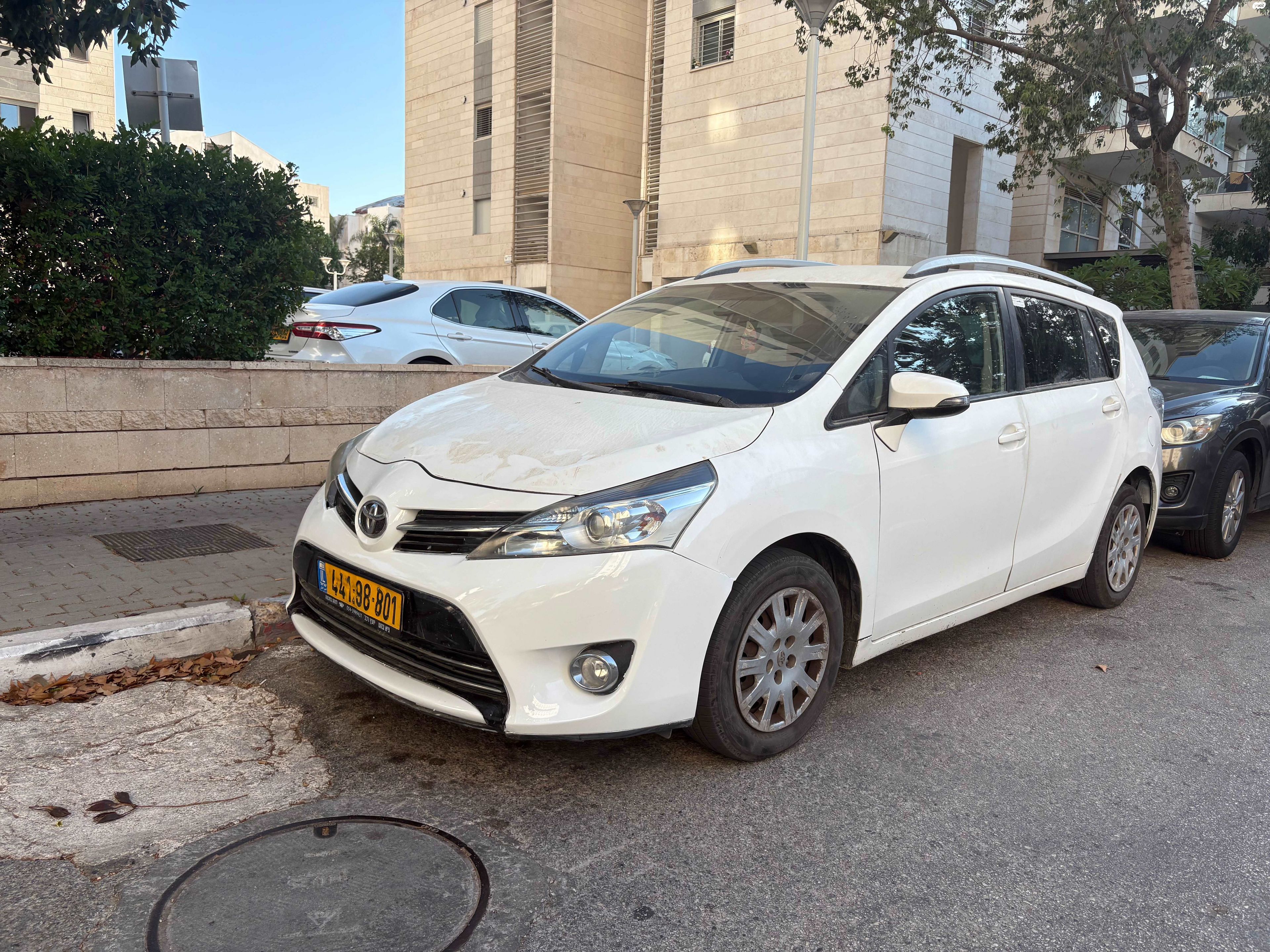 מודעת רכב טויוטה ורסו