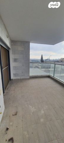 הרב משה צבי נריה 2