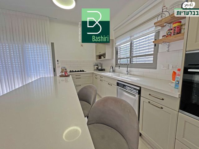 דו משפחתי, בוסתן, יובלים, קרית שמונה