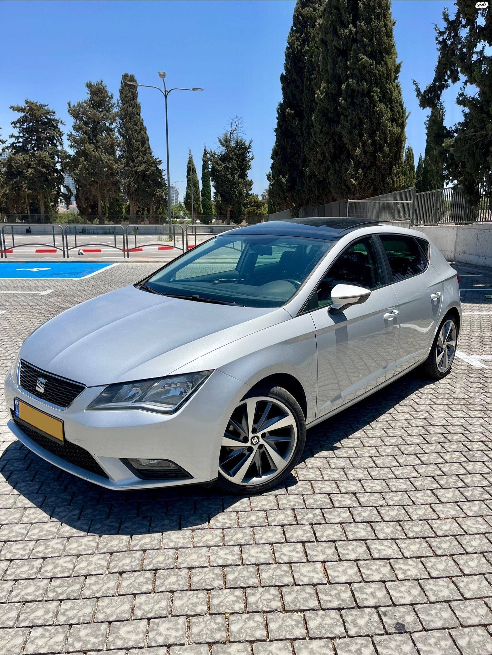 מודעת רכב סיאט לאון