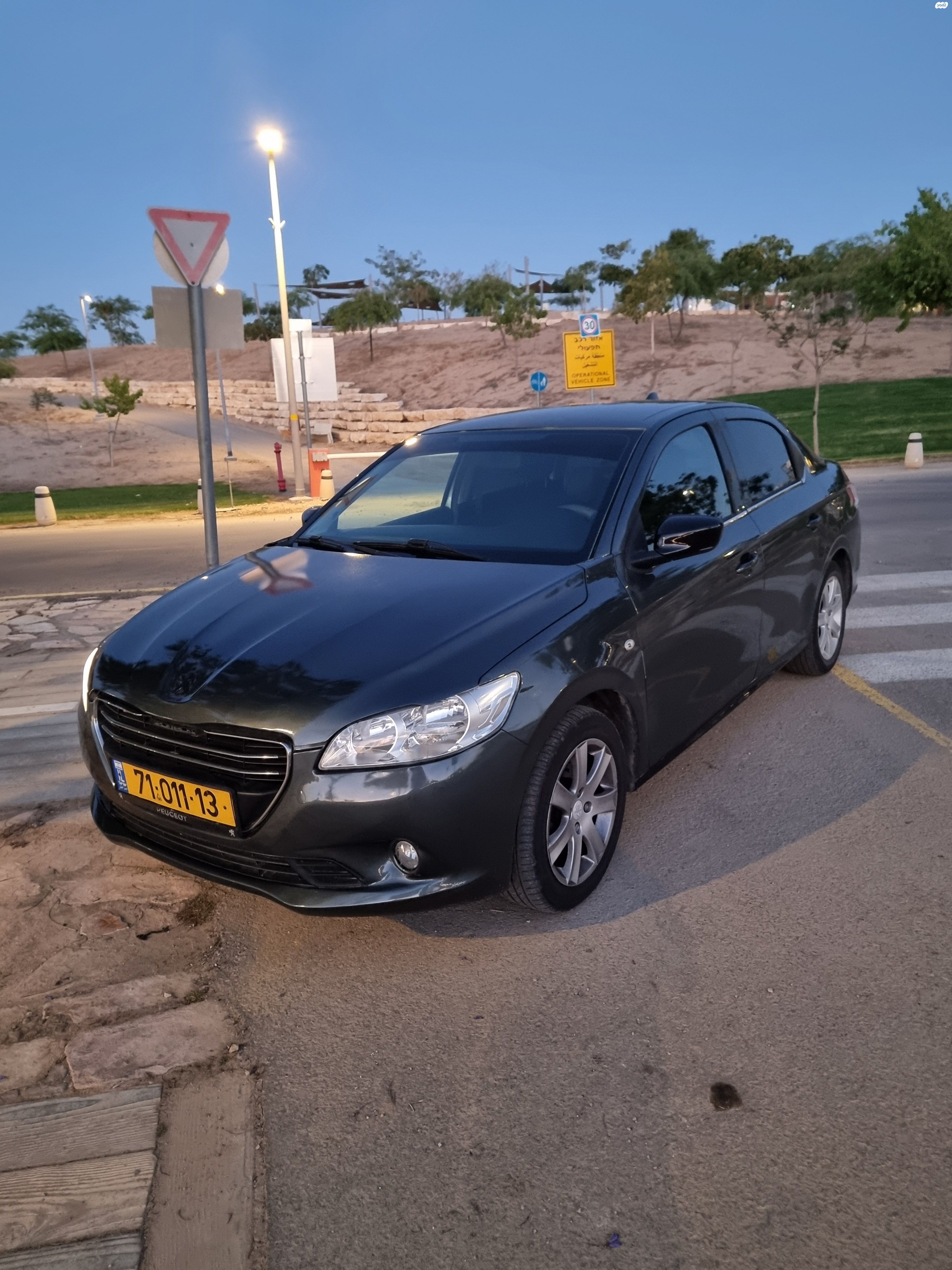 מודעת רכב פיג'ו 301