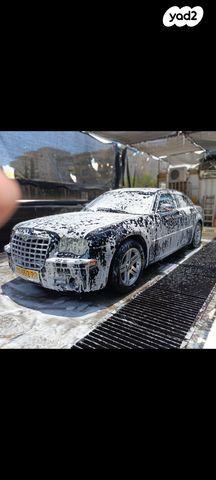 מודעת רכב קרייזלר 300