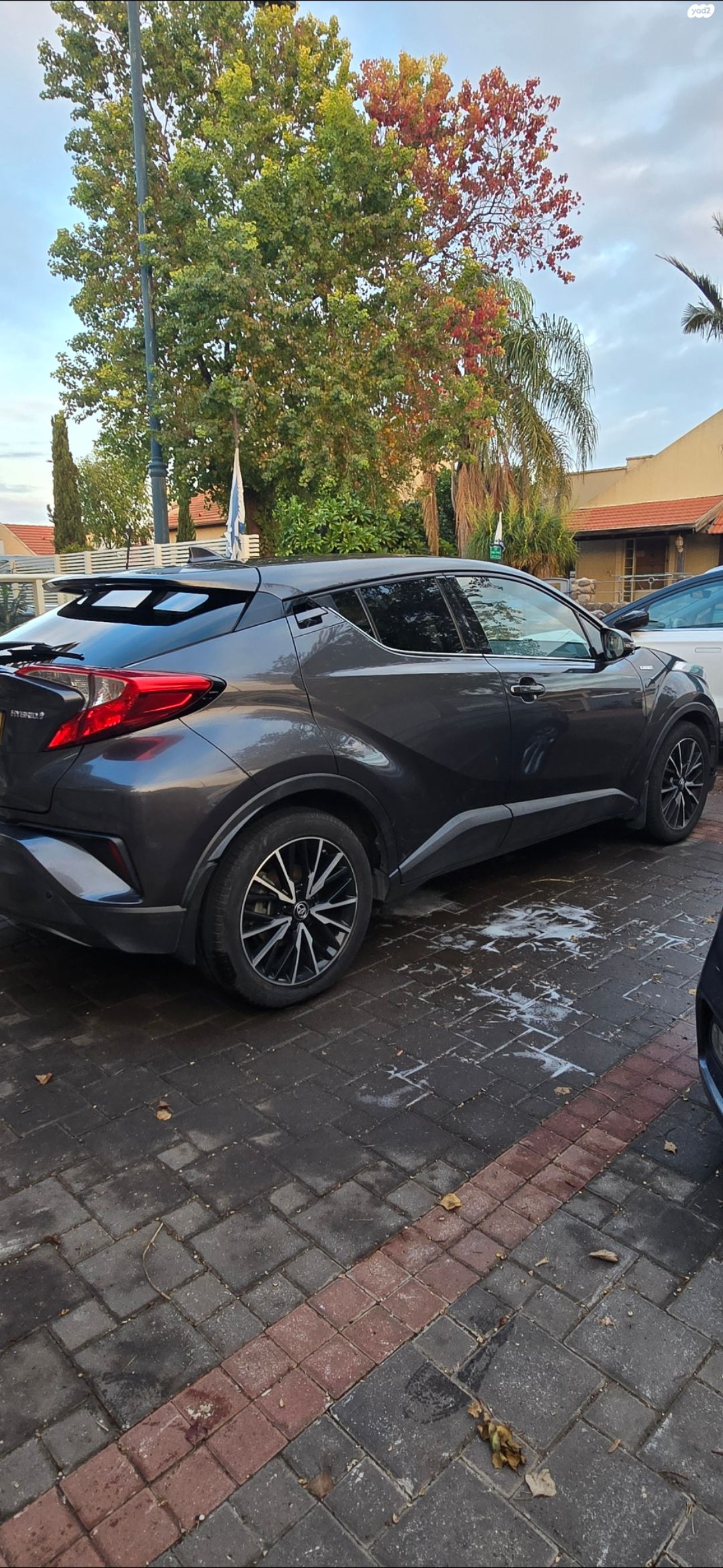 מודעת רכב טויוטה C-HR