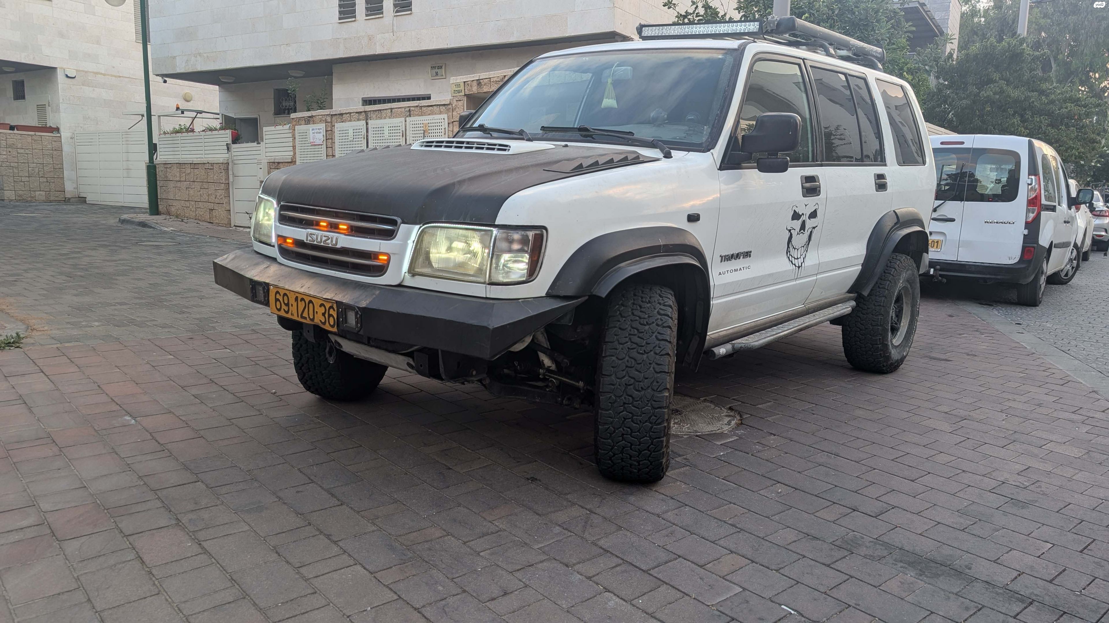 מודעת רכב איסוזו טרופר