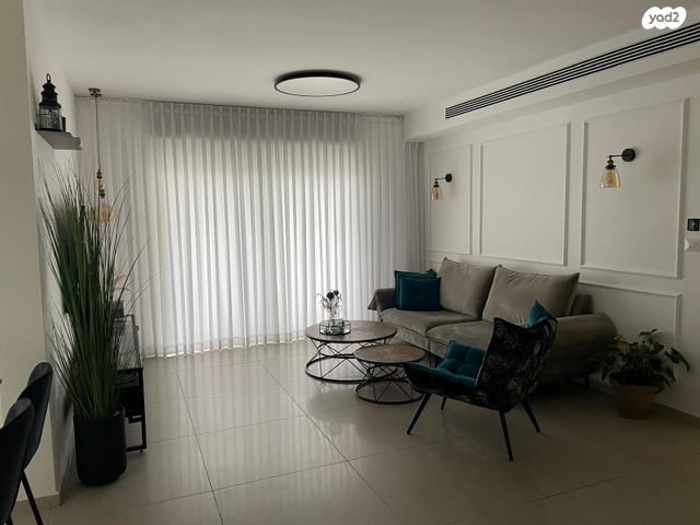 דרך אילן רמון 33