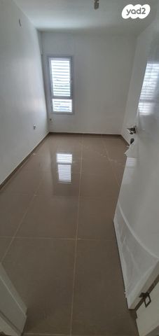 דירה, יחזקאל 87, עמידר, פרדס חנה כרכור