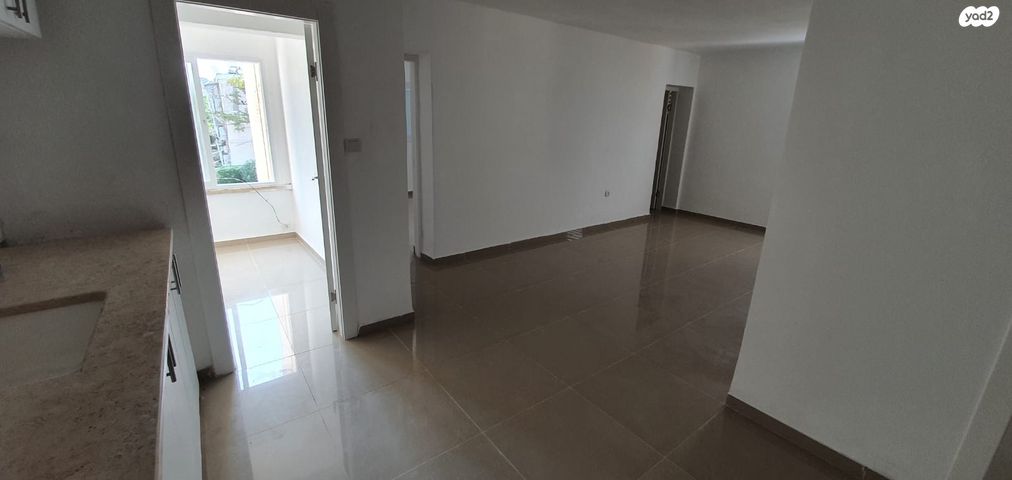 דירה, יחזקאל 87, עמידר, פרדס חנה כרכור