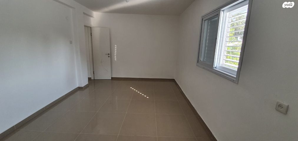 דירה, יחזקאל 87, עמידר, פרדס חנה כרכור