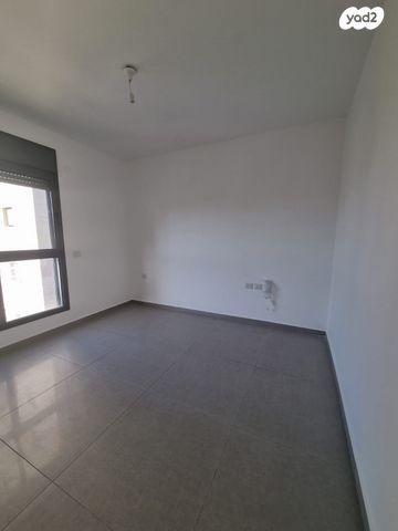 דירה, משה רינת, קרית רבין, חולון