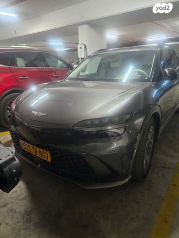 מודעת רכב ג'נסיס GV60