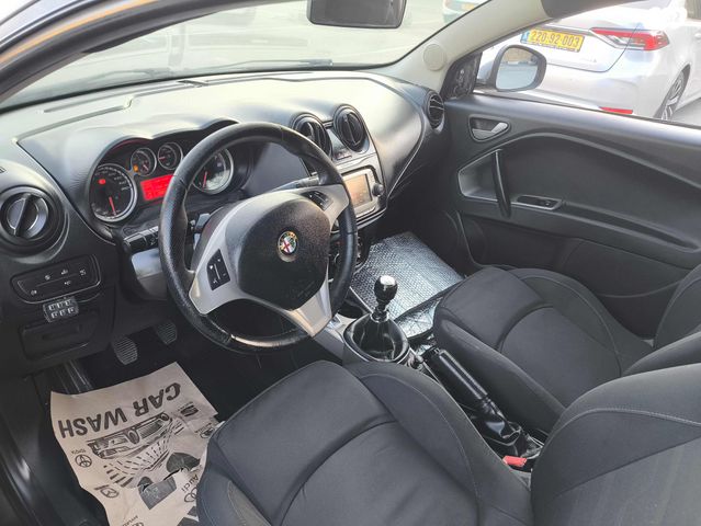 אלפא רומיאו מיטו