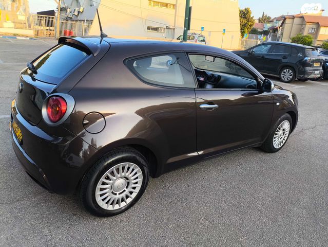 אלפא רומיאו מיטו