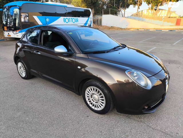 אלפא רומיאו מיטו