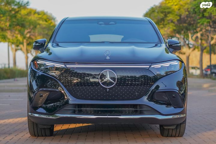 מודעת רכב מרצדס-בנץ EQS SUV