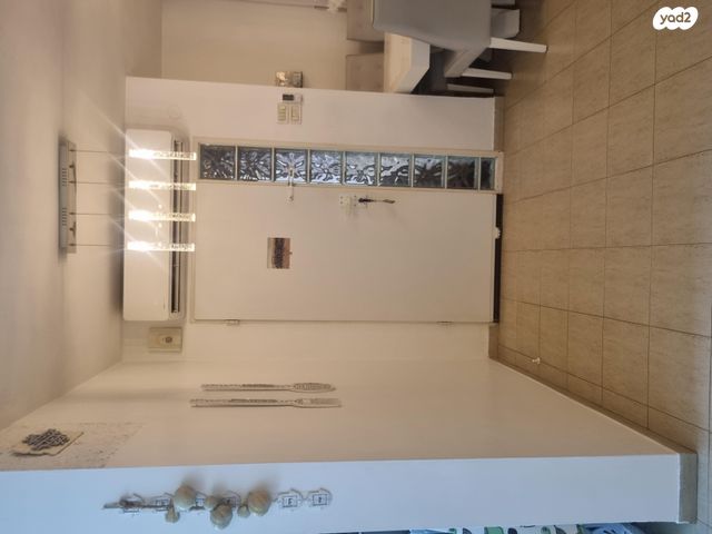 אפיקי מים 302