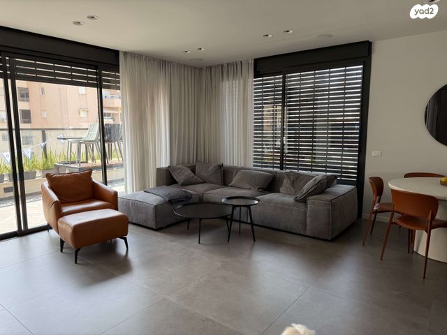 גג/ פנטהאוז, הרכסים 74, מרום נווה, רמת יצחק, רמת גן