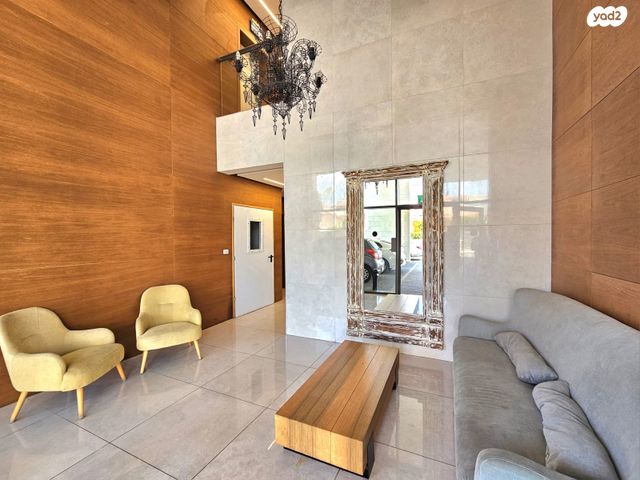 גג/ פנטהאוז, העלייה השנייה, רח' הנשיא צפון, חדרה