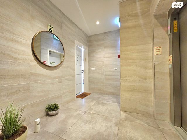 גג/ פנטהאוז, העלייה השנייה, רח' הנשיא צפון, חדרה