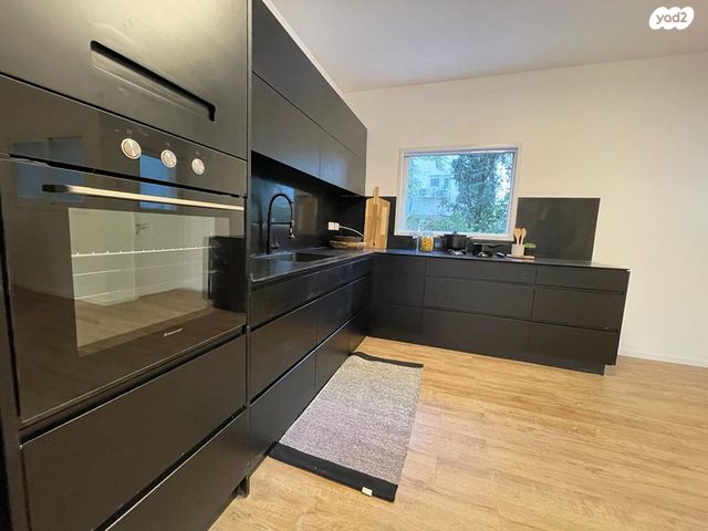 דירה, הרצליה