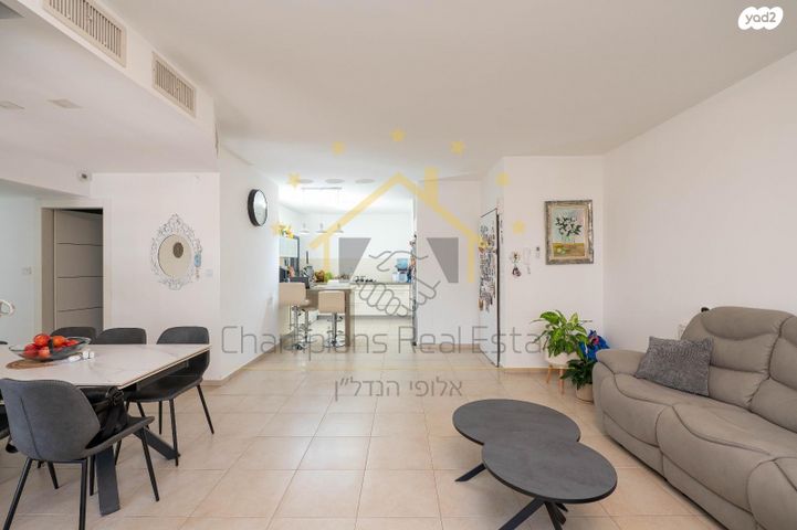 דירה, שבט, קרית השרון, נתניה