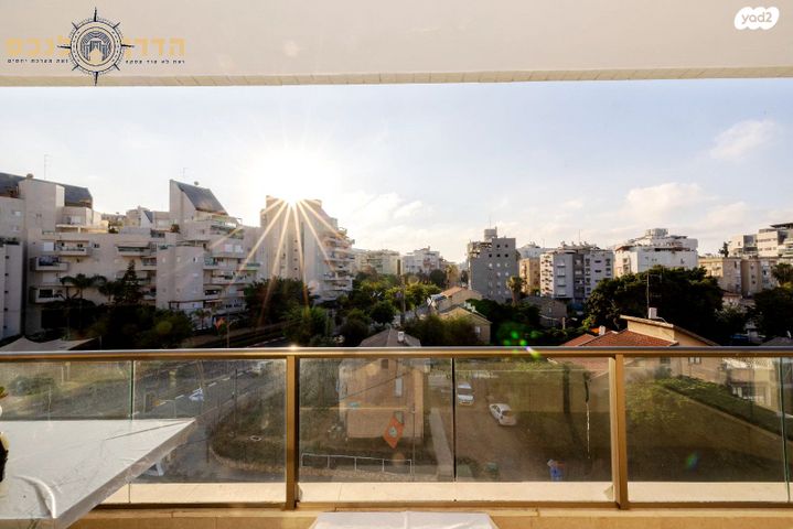 דירה, הגדוד העברי, רמב"ם, ראשון לציון