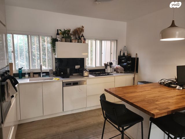 דירה, מבצע דני, נווה אפק, ראש העין