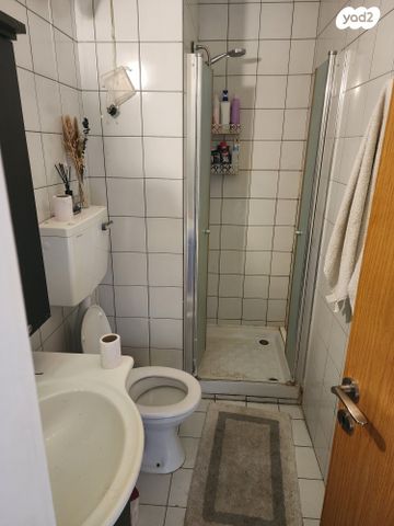 דירה, מבצע דני, נווה אפק, ראש העין