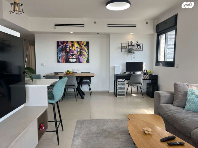 דירה, הכרמל, נאות שז"ר, יבנה