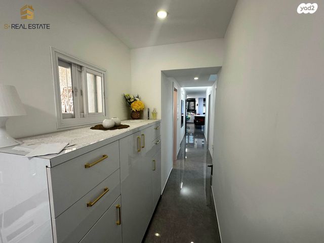 דירה, קולומביה, קרית מנחם, ירושלים