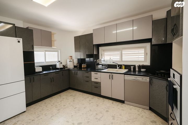 דו משפחתי, כפר יונה