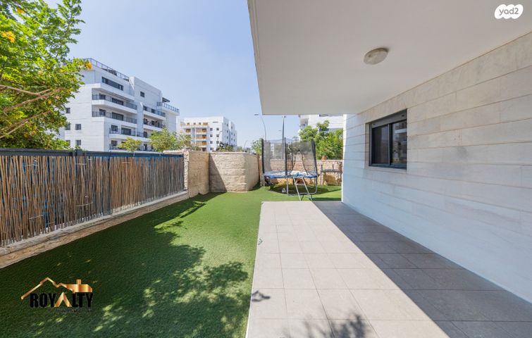 דירת גן, גולדה מאיר 28, פסגות אפק, ראש העין