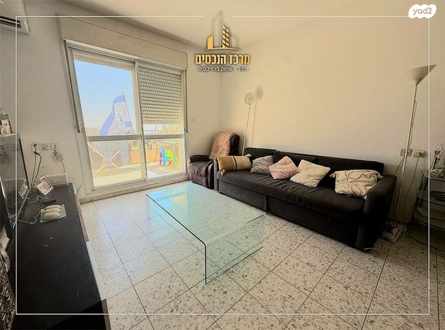 גג/ פנטהאוז, מעלה אדומים