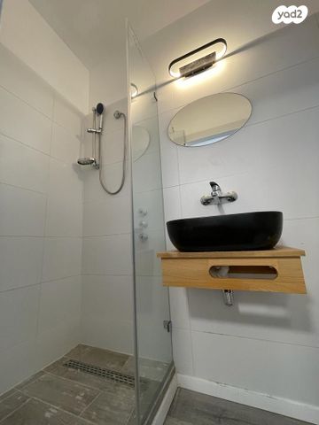 דירה, הרצליה