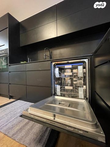 דירה, הרצליה