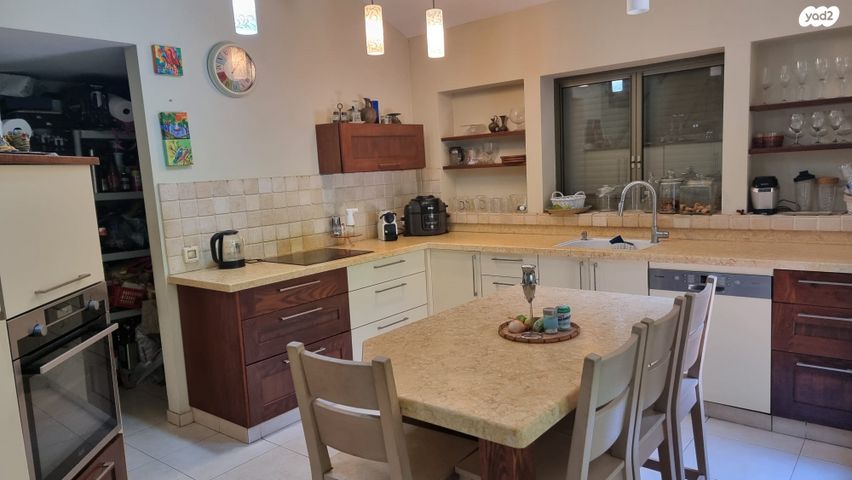 בית פרטי/ קוטג', גיאה