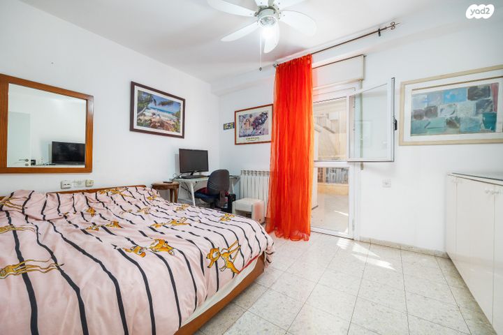 דירת גן, אנוסי משהד, ארמון הנציב, תלפיות מזרח, ירושלים