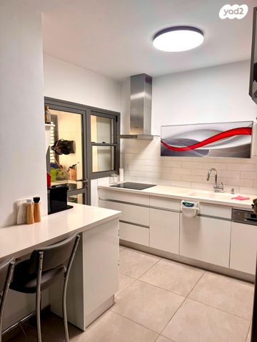 דירה, אושיות, רחובות