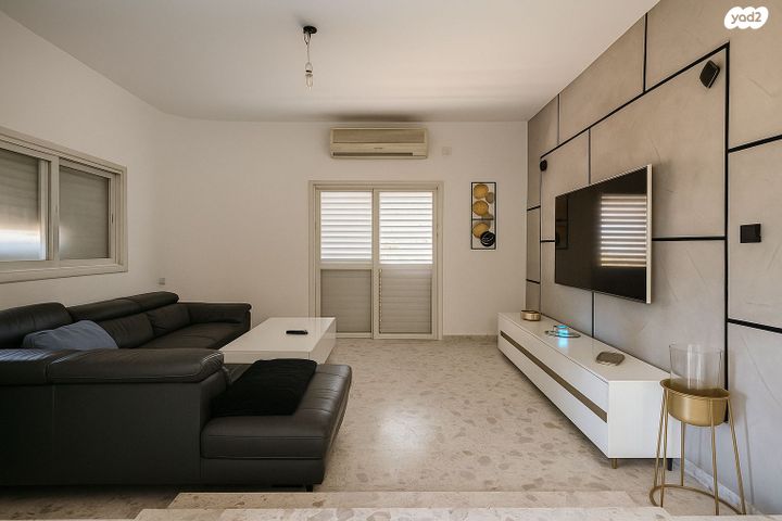 דו משפחתי, כפר יונה