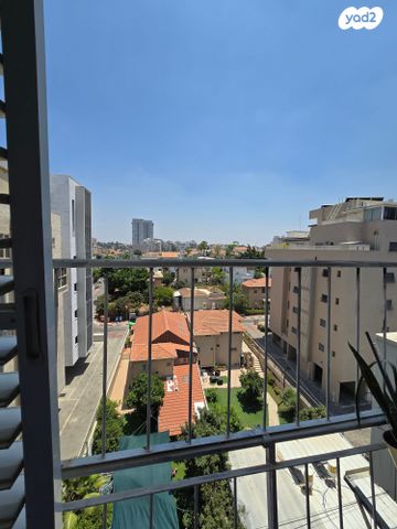 דירה, ארלוזורוב, שעריים, רחובות