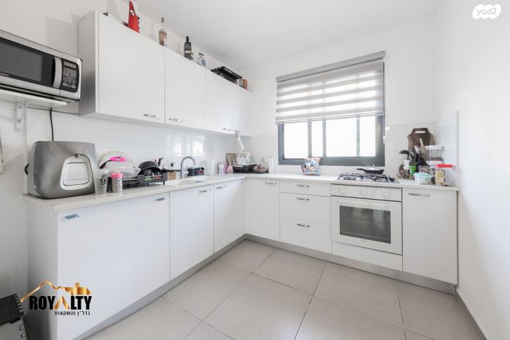 דירת גן, גולדה מאיר 28, פסגות אפק, ראש העין