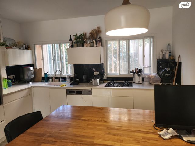 דירה, מבצע דני, נווה אפק, ראש העין