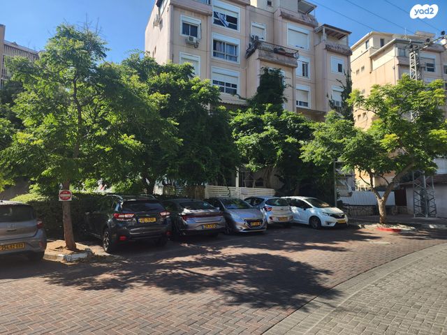 דירה, מבצע דני, נווה אפק, ראש העין