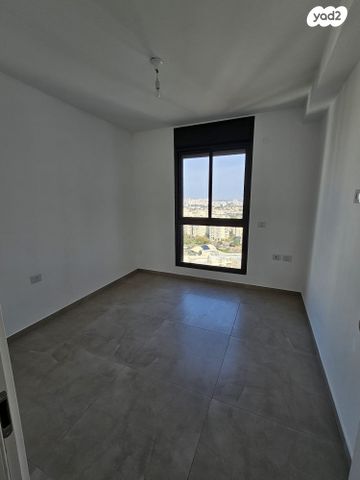 דירה, יצחק שמיר, רמת הדר, גבעת שמואל