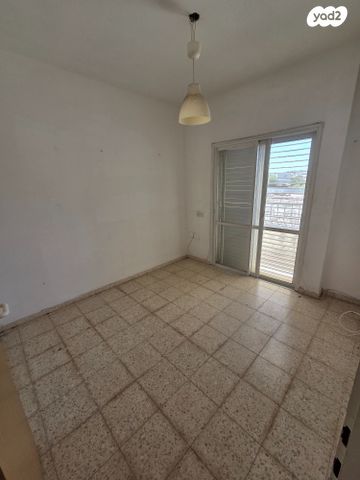 דירת גן, בעל שם טוב, מרכז העיר, קרית אתא