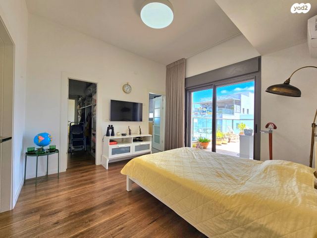 גג/ פנטהאוז, העלייה השנייה, רח' הנשיא צפון, חדרה