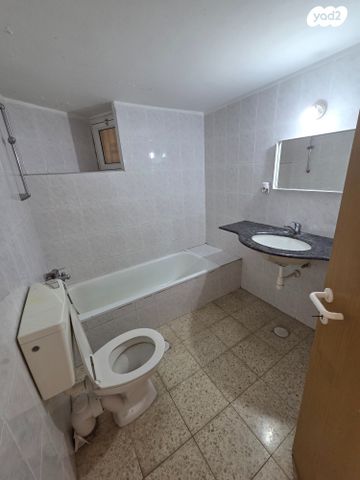 דירת גן, בעל שם טוב, מרכז העיר, קרית אתא