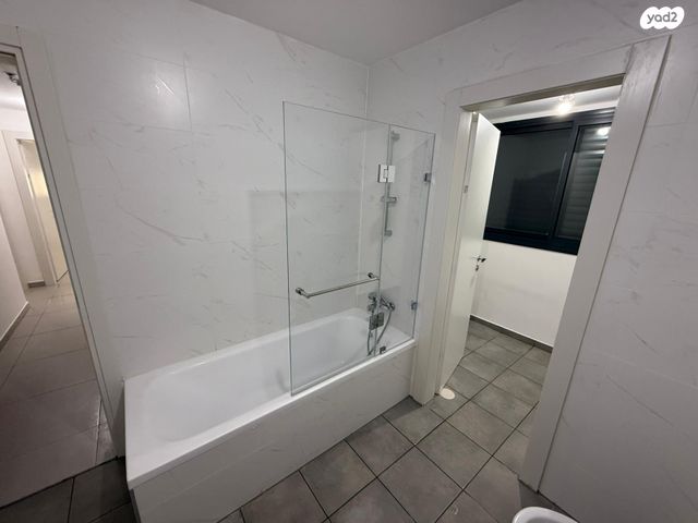 דירה, שמעון פרס/ האצטדיון, נהריה